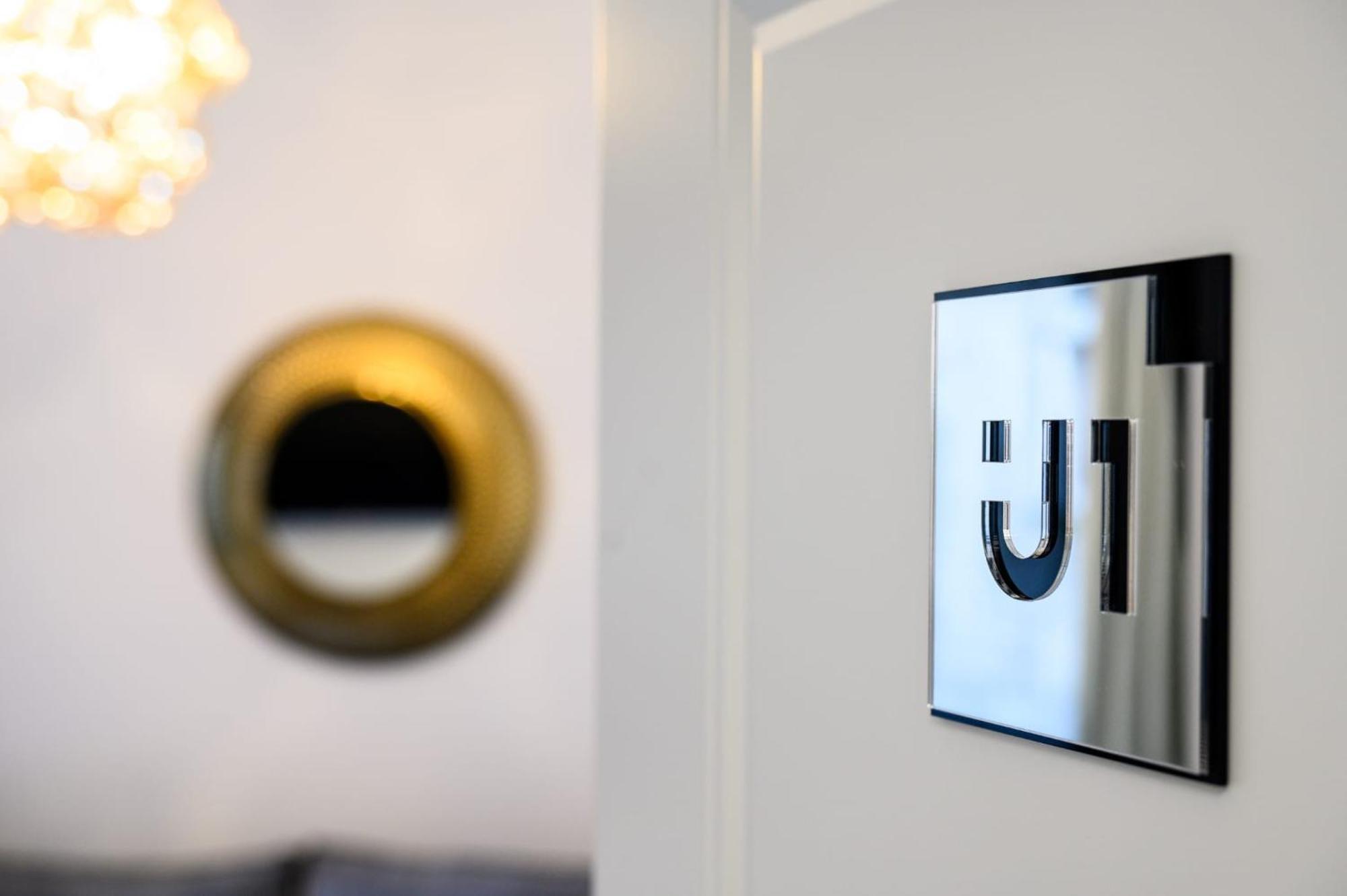 Urban Downtown Luxury Rooms And Suites Belgrade Chambre photo
